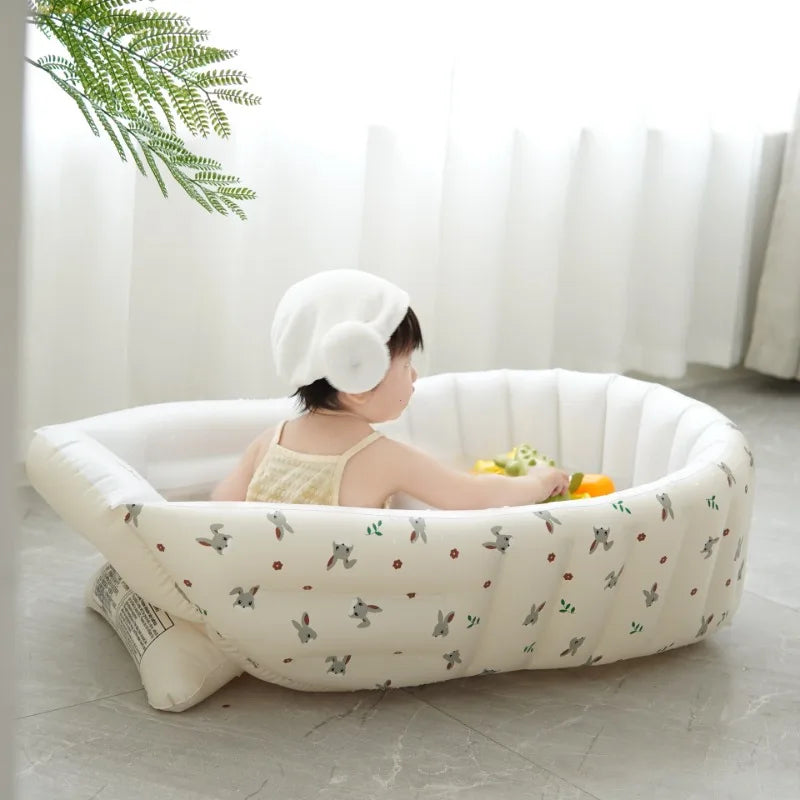 Tragbare Baby-Badewanne zum Schwimmen im Freien