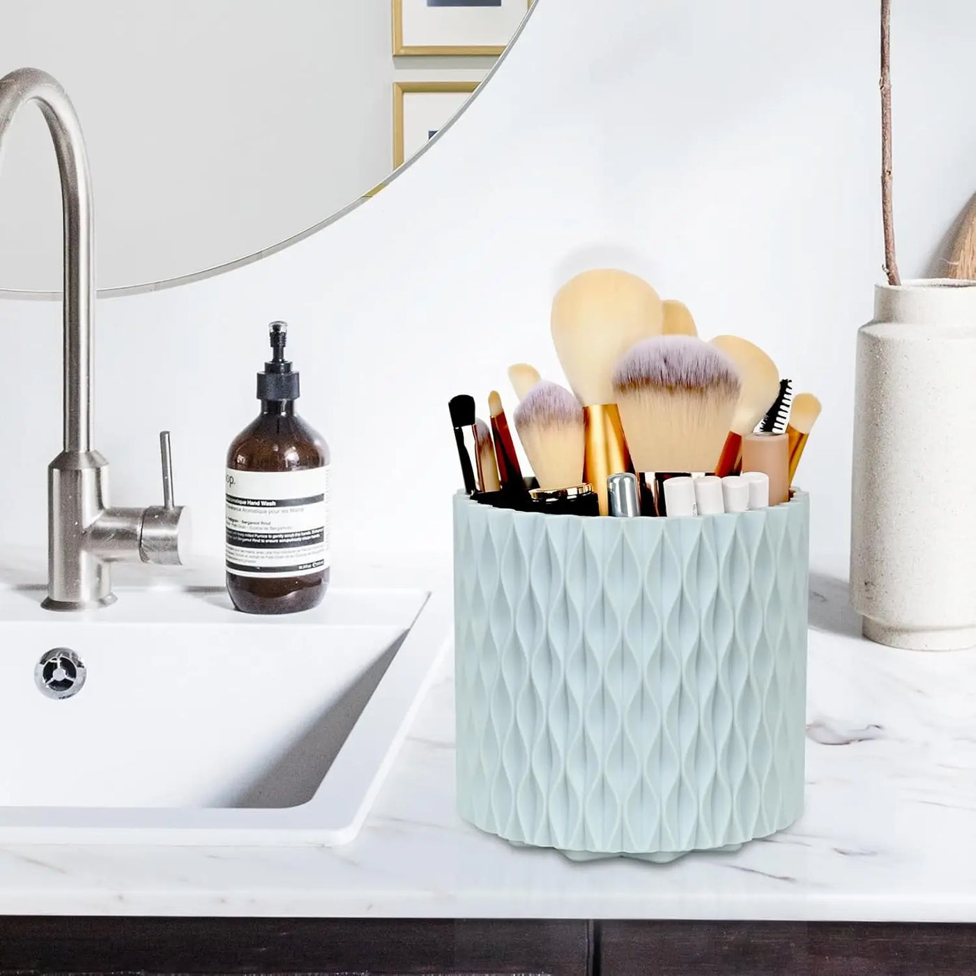 Multi-Functional Cosmetic Brushes Organizer