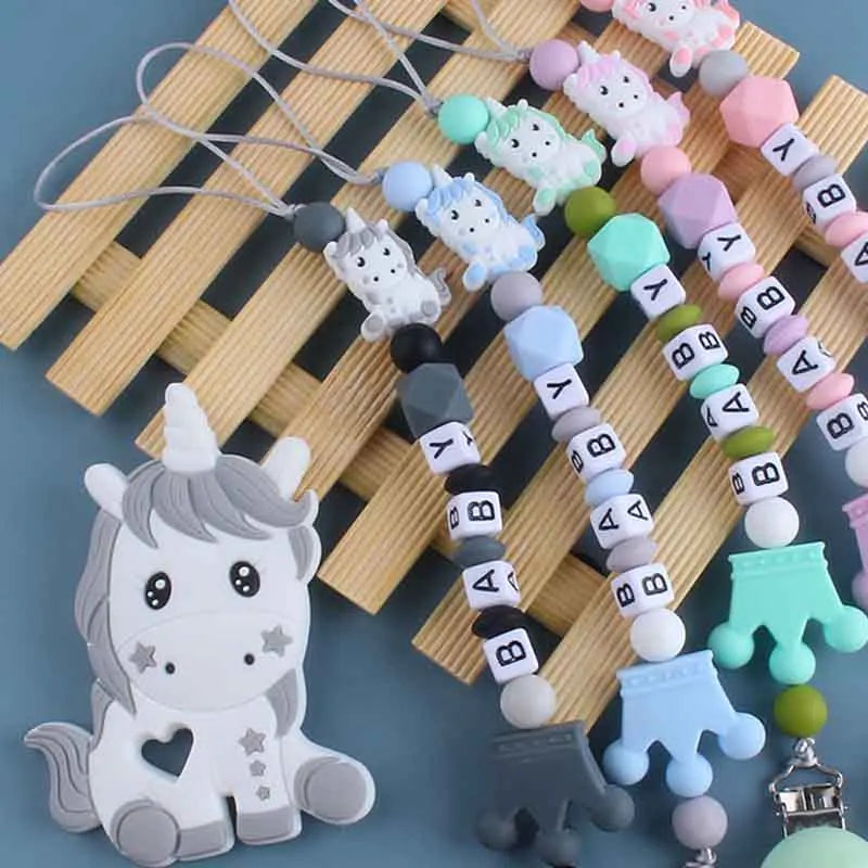 Baby-Schnullerkette mit individuellem Namen